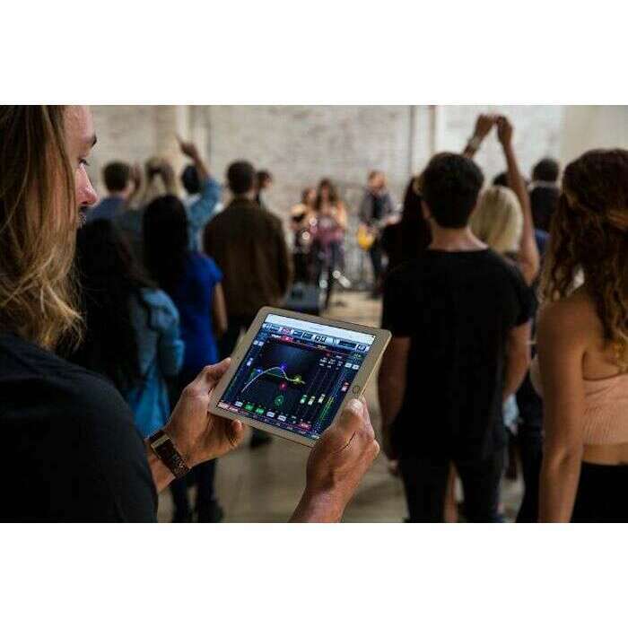 soundcraft-ui24r-24-channel-digital-mixer-with-wireless-control-33612796